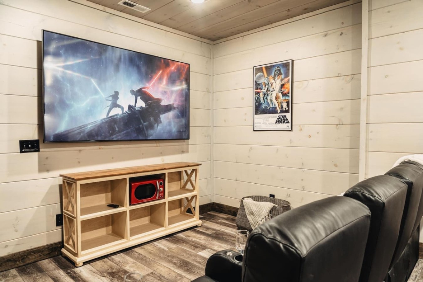 6BDR Cabin ~ Heated Pool l Arcade Games l Theater