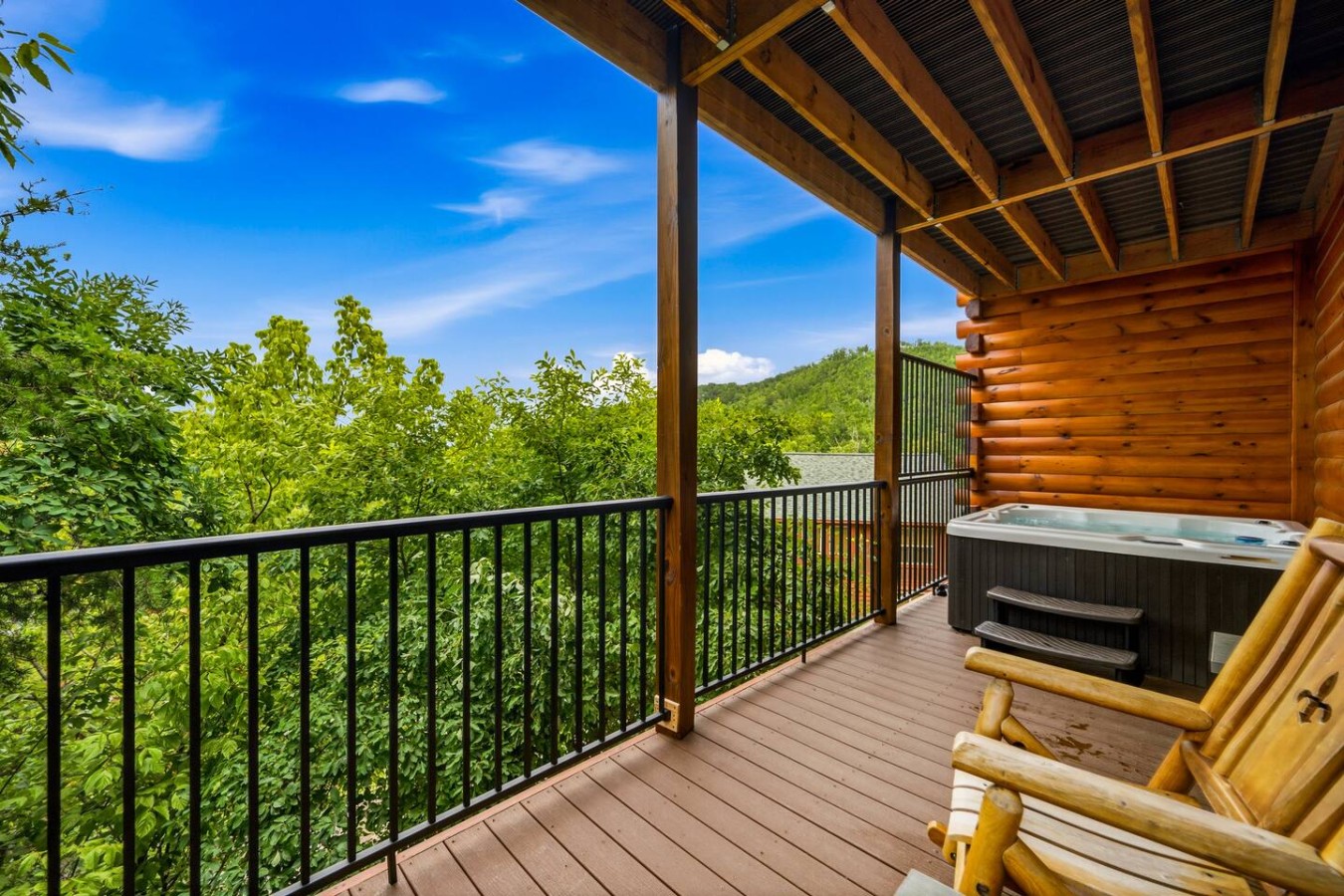 6BDR Cabin ~ Heated Pool l Arcade Games l Theater