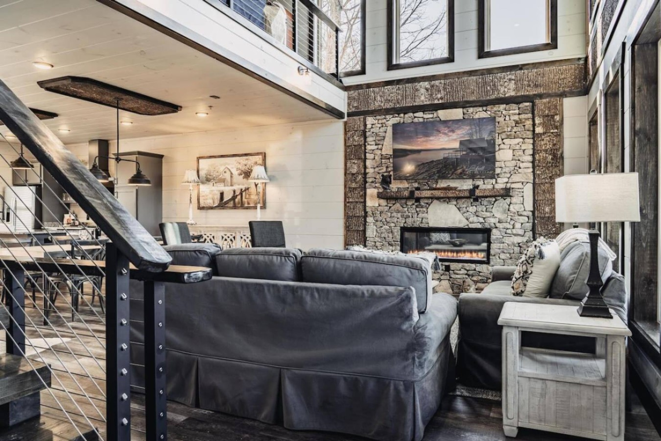 6BDR Cabin ~ Heated Pool l Arcade Games l Theater