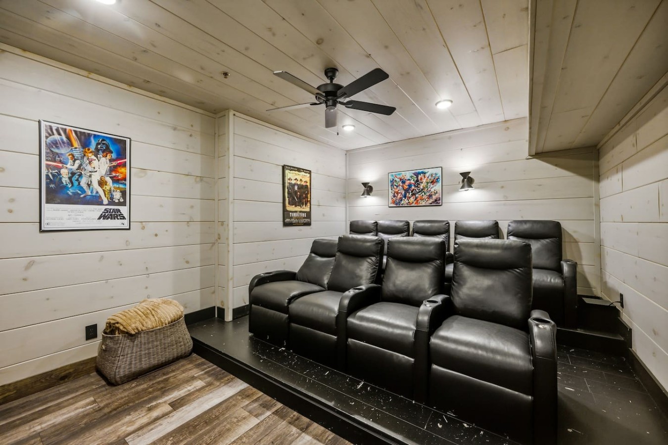 6BDR Cabin ~ Heated Pool l Arcade Games l Theater