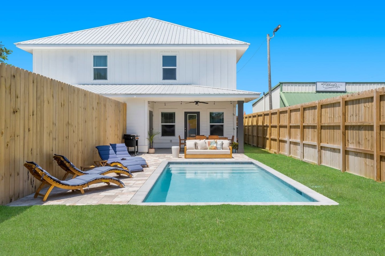 8BDR - Luxury Home l Steps from Ocean l 2 Pools