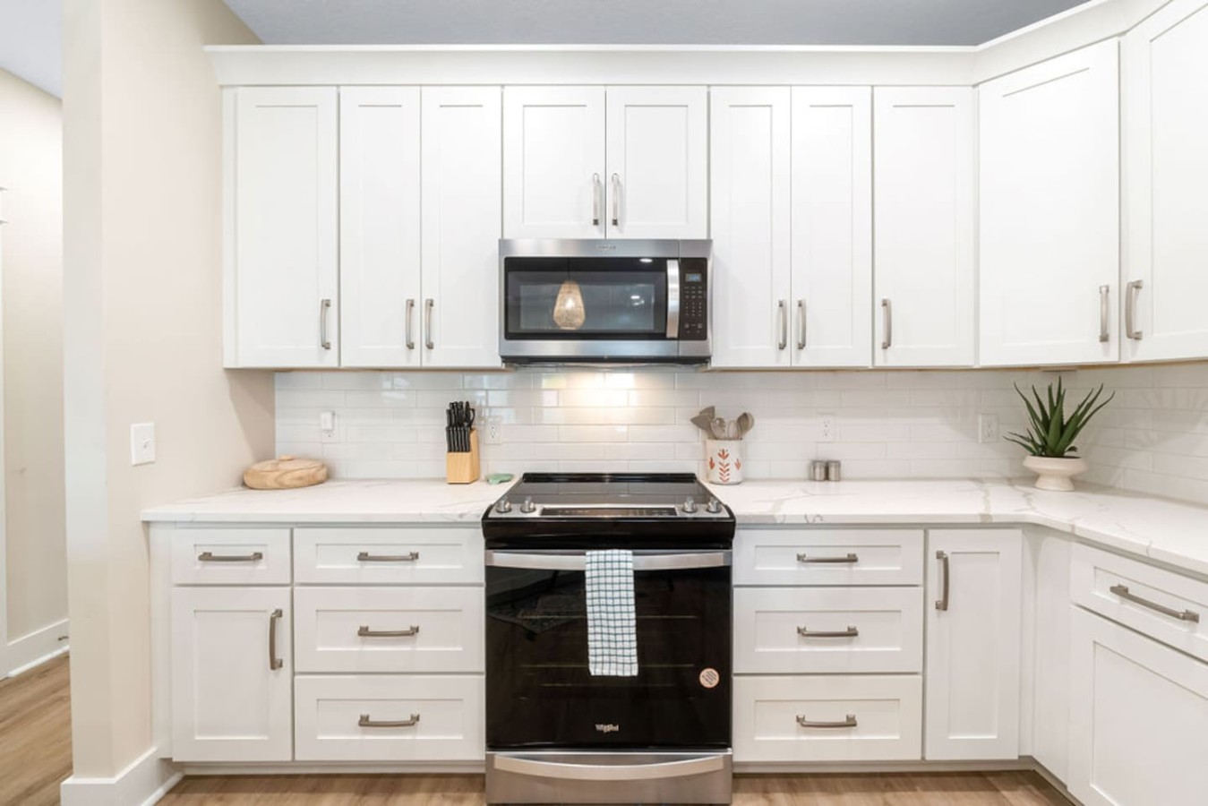 8BDR - Luxury Home l Steps from Ocean l 2 Pools