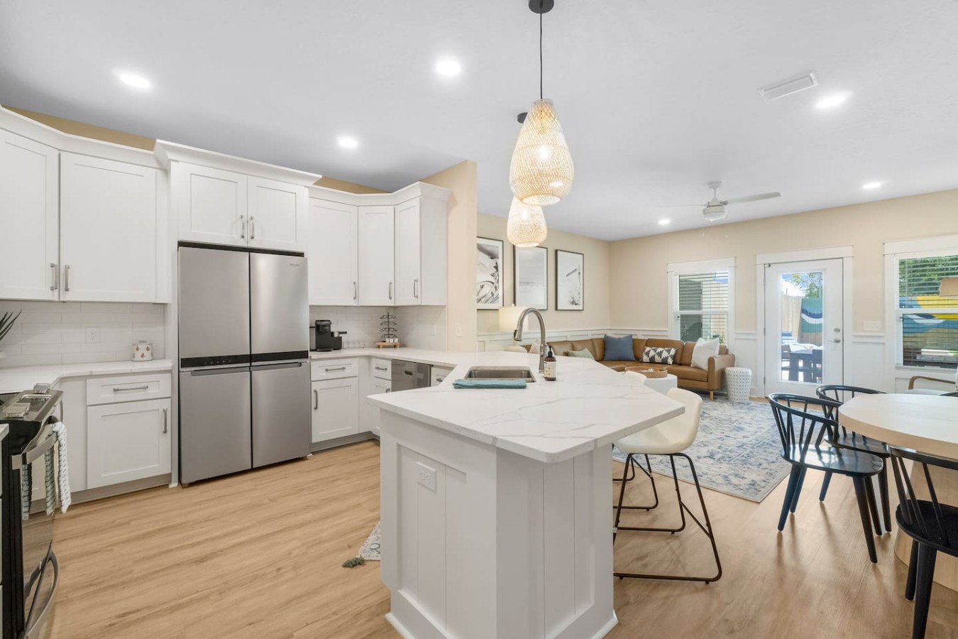 8BDR - Luxury Home l Steps from Ocean l 2 Pools