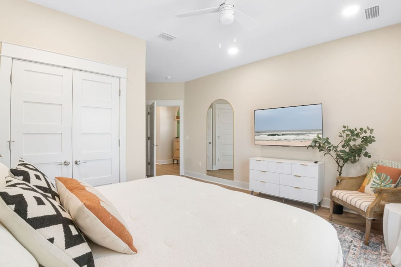 8BDR - Luxury Home l Steps from Ocean l 2 Pools