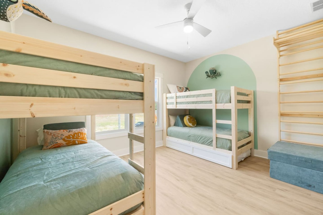 8BDR - Luxury Home l Steps from Ocean l 2 Pools