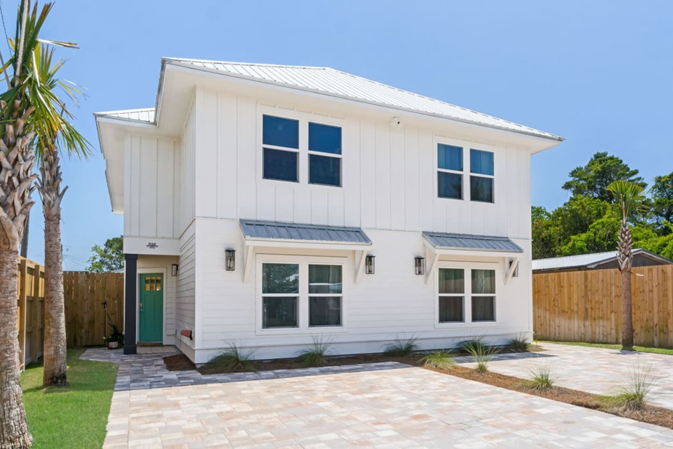 8BDR - Luxury Home l Steps from Ocean l 2 Pools