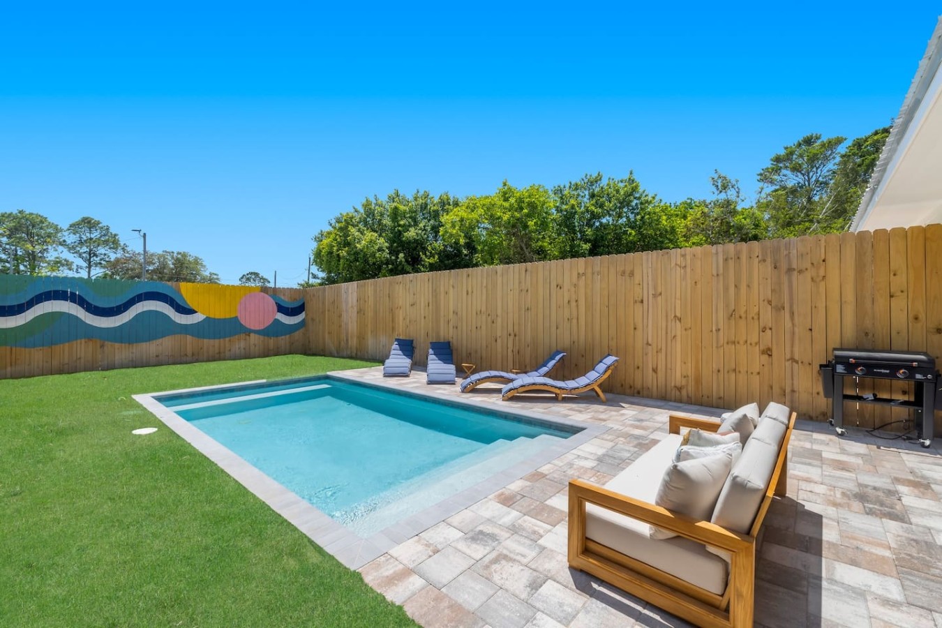 8BDR - Luxury Home l Steps from Ocean l 2 Pools