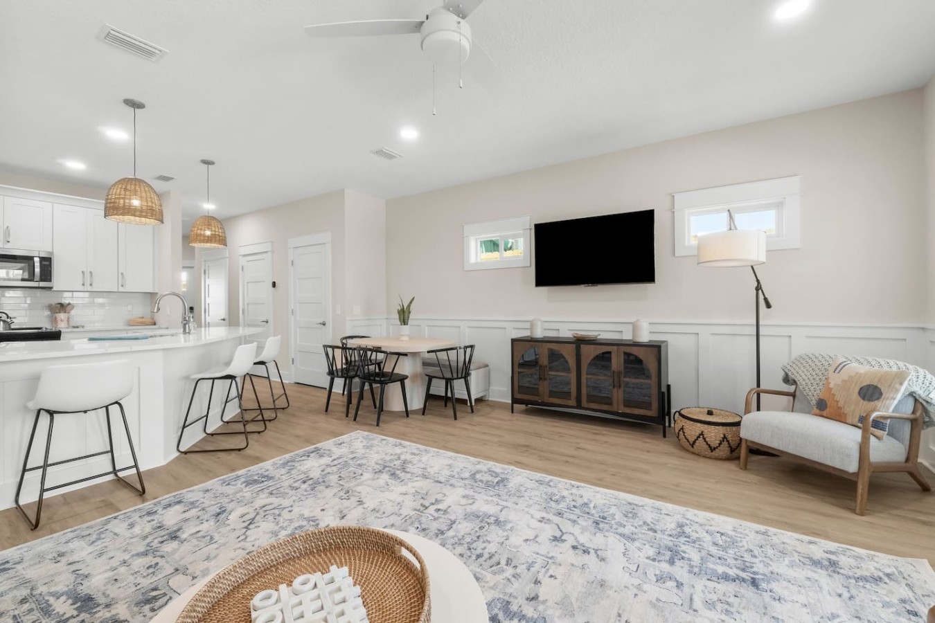 8BDR - Luxury Home l Steps from Ocean l 2 Pools