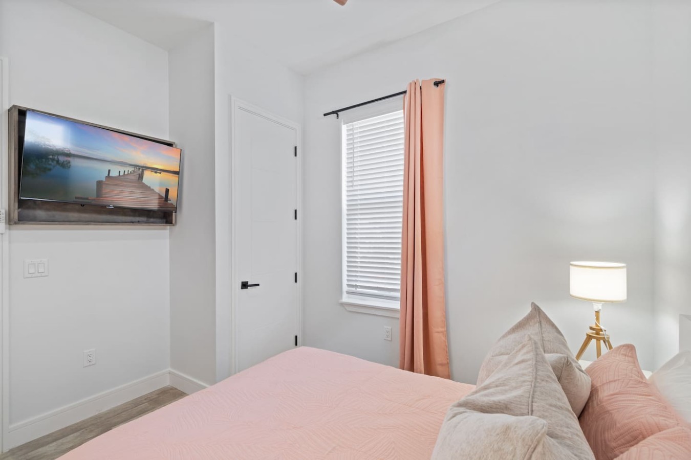 Luxury Retreat with Private Pool l Sleeps 28