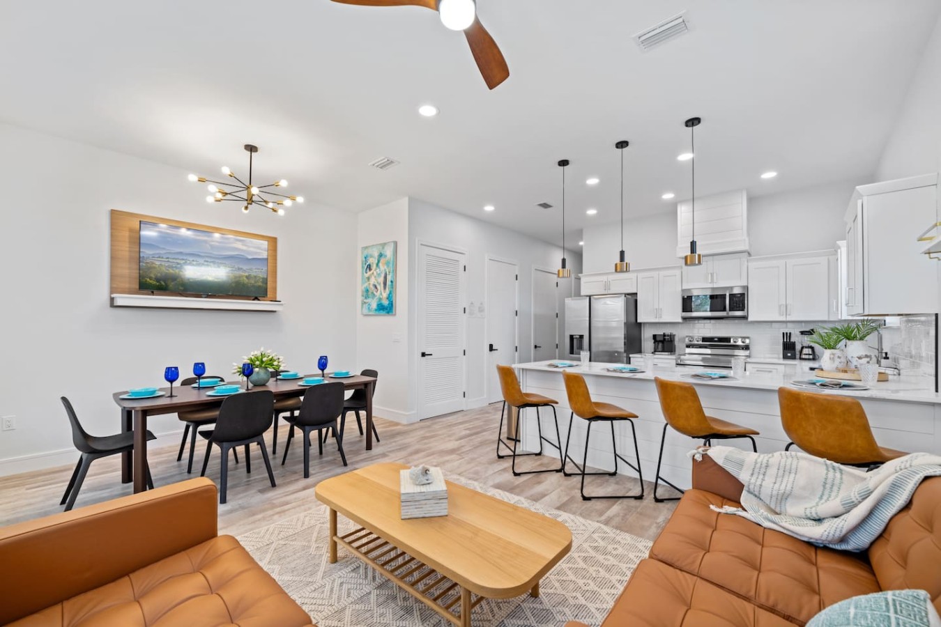 Luxury Retreat with Private Pool l Sleeps 28
