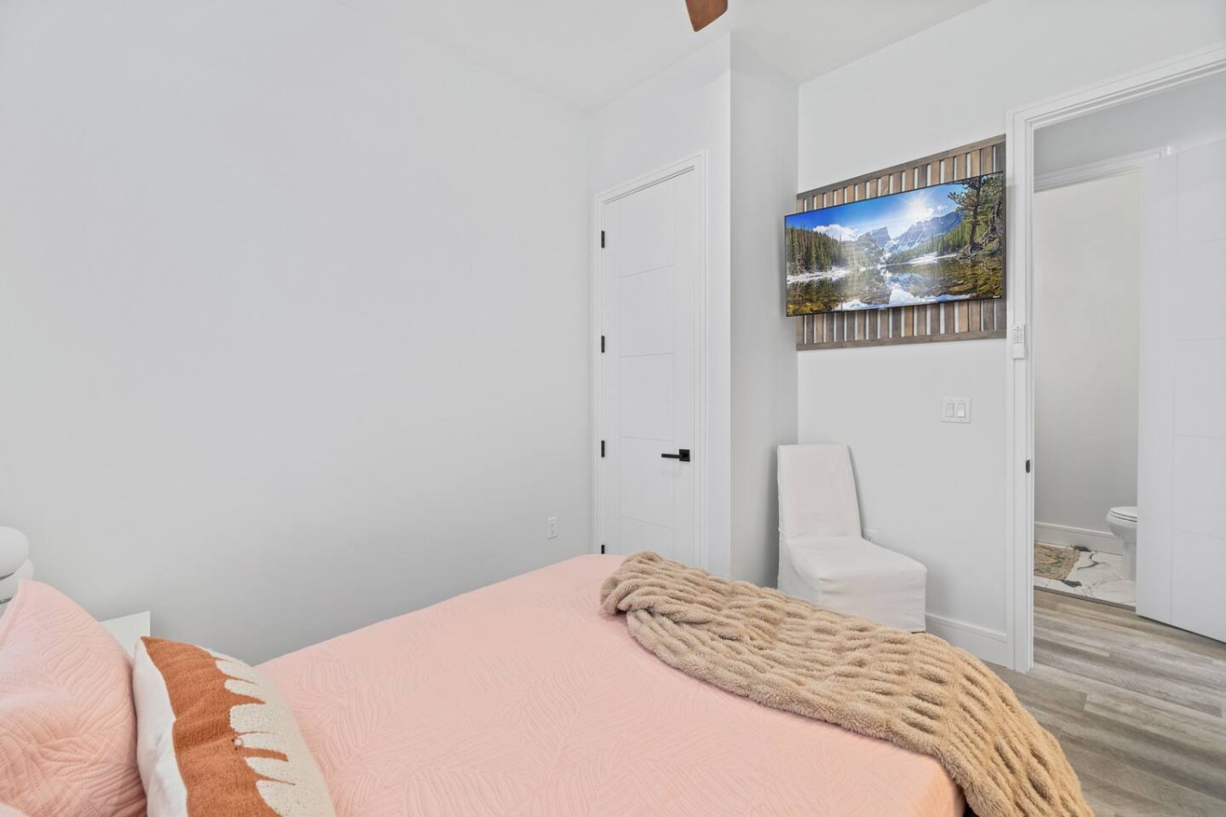 Luxury Retreat with Private Pool l Sleeps 28