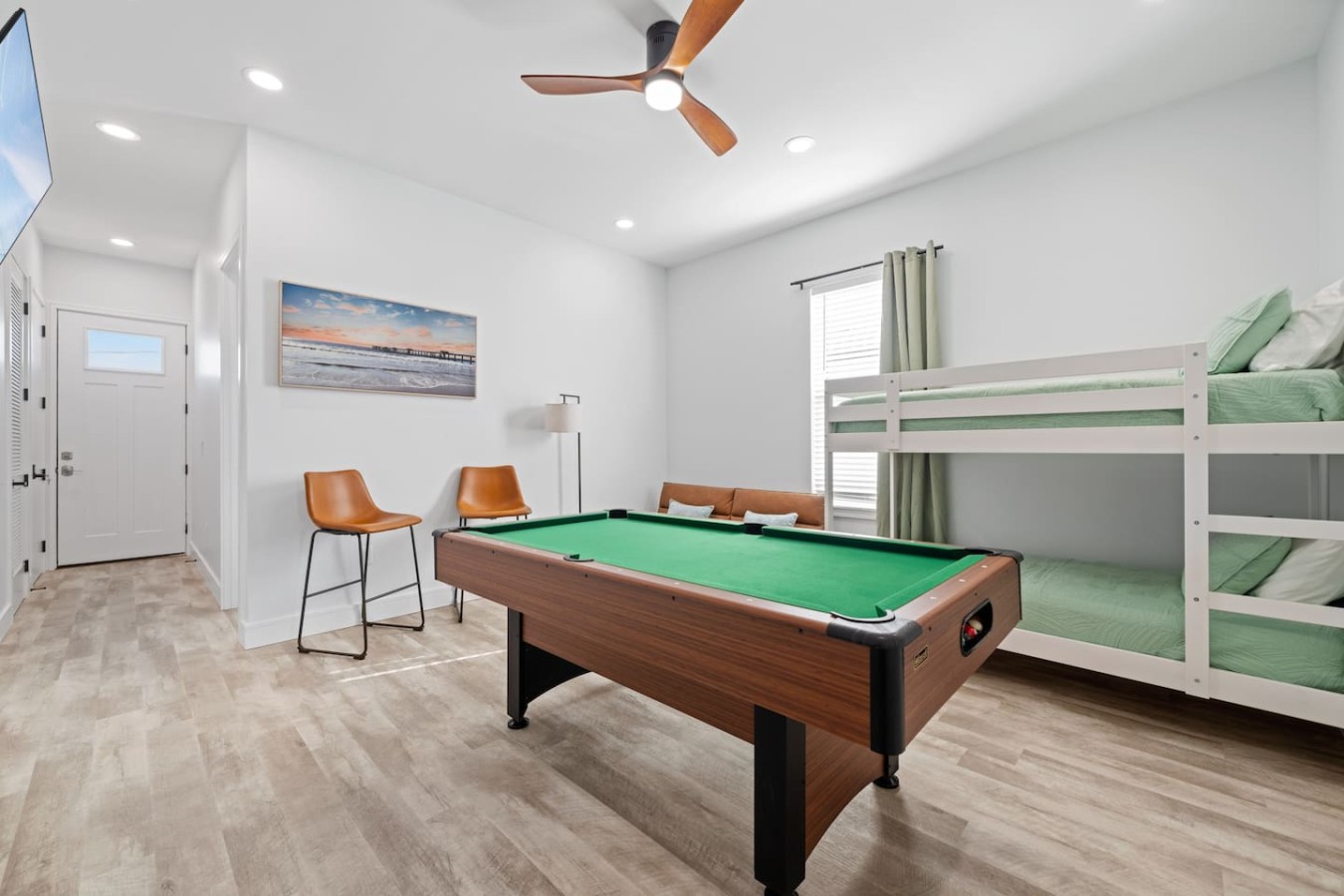 Luxury 5-Bedroom Duplex with Pool