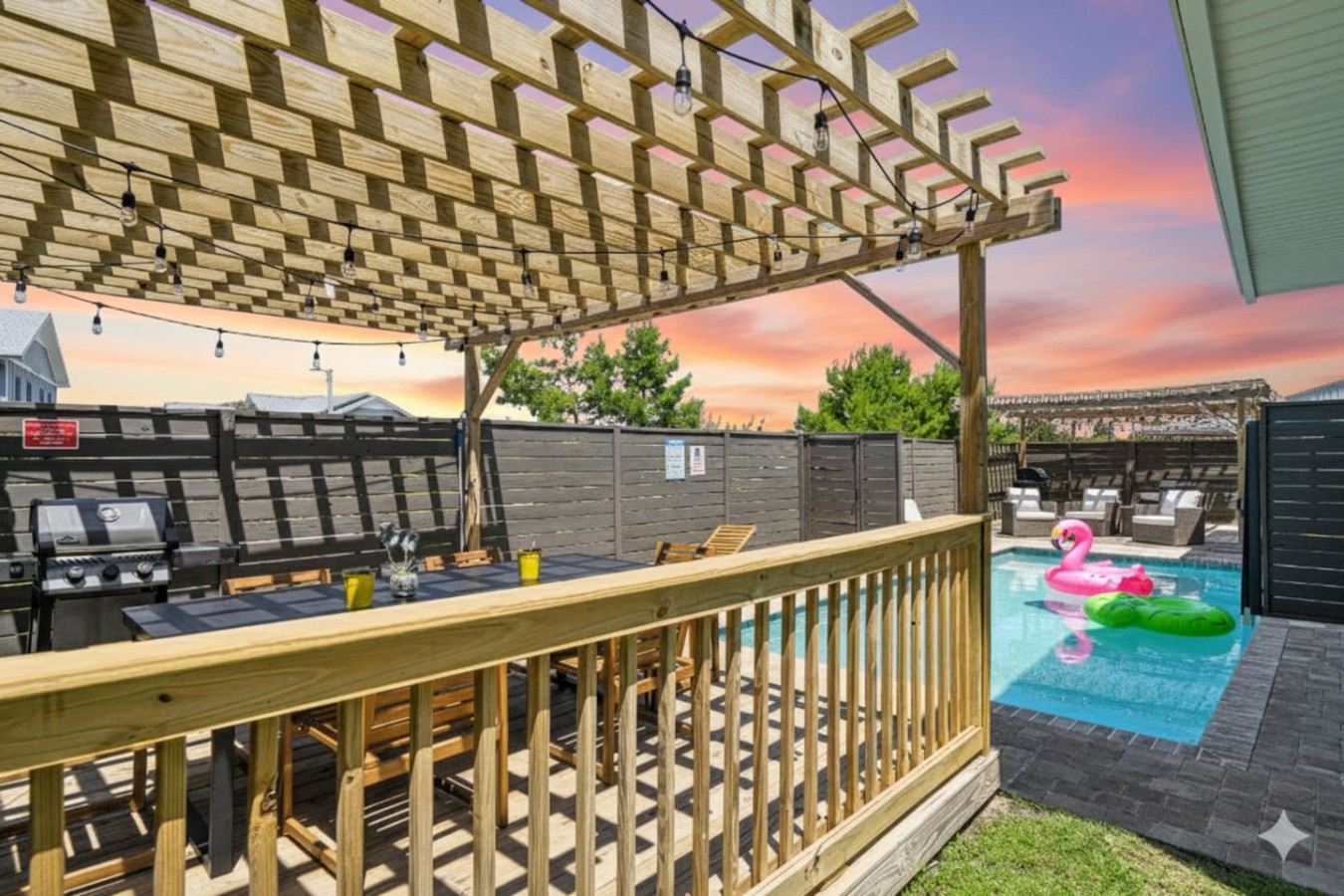 Luxury 5-Bedroom Duplex with Pool