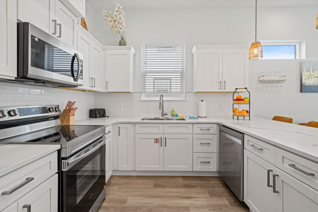 Luxury Coastal Retreat with Private Pool l Sleeps 26