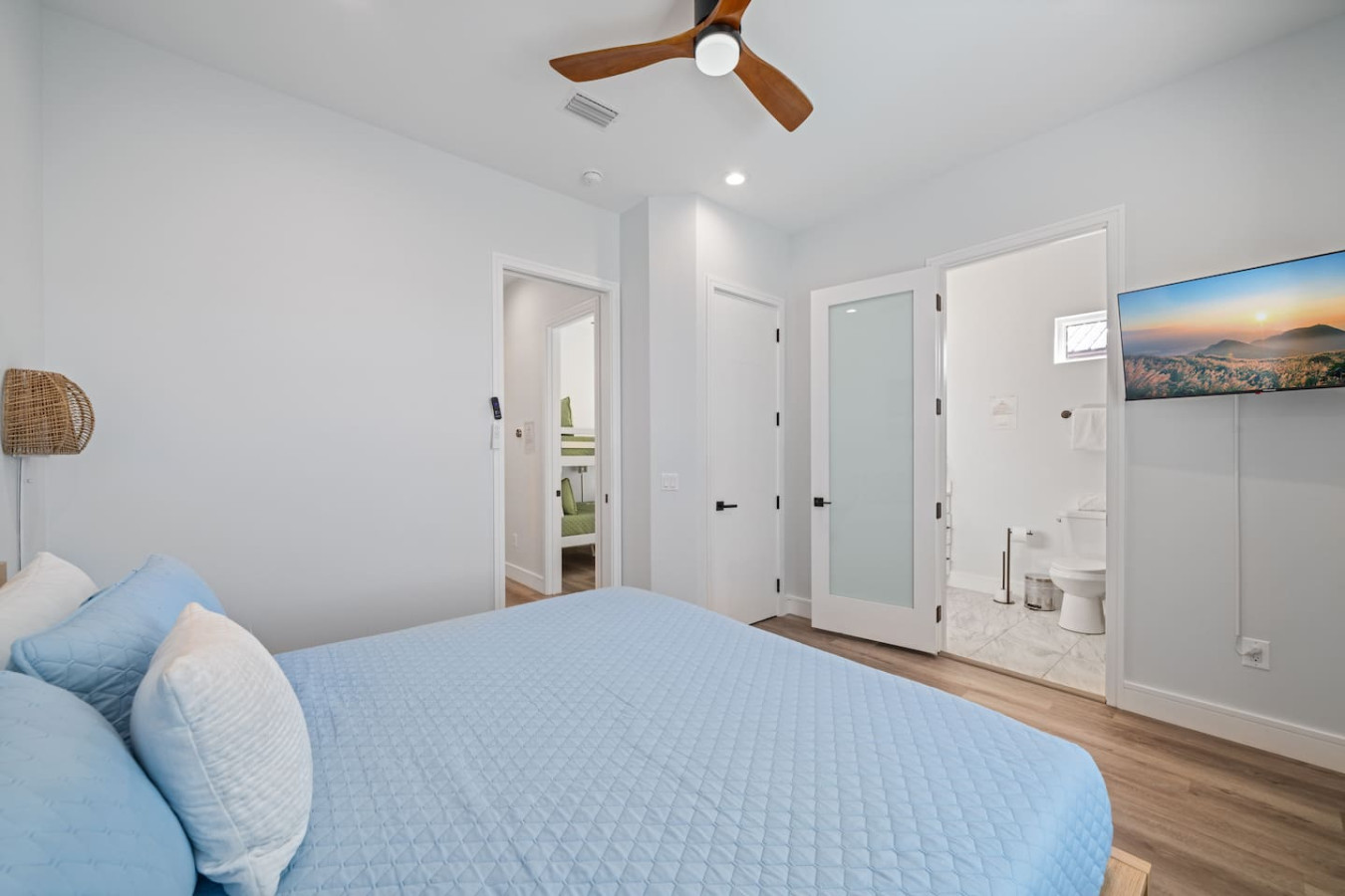 Luxury Coastal Retreat with Private Pool l Sleeps 26