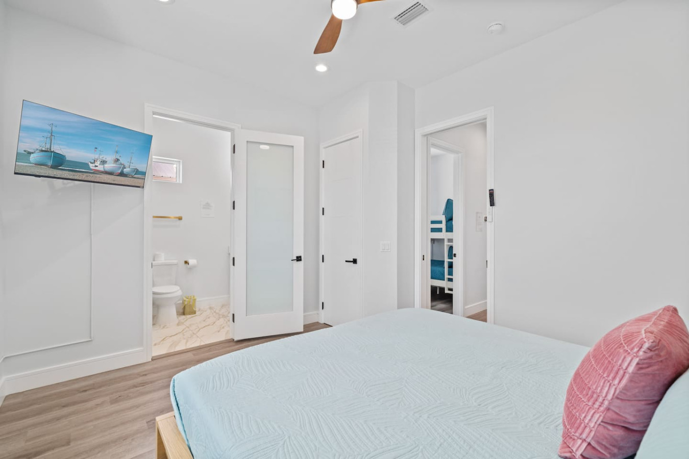 Luxury Coastal Retreat with Private Pool l Sleeps 26