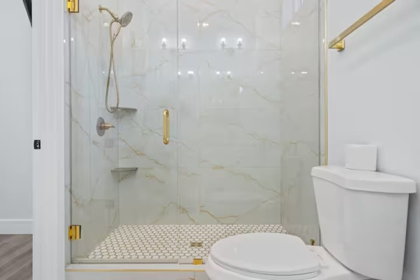 Luxury Coastal Retreat with Private Pool l Sleeps 26