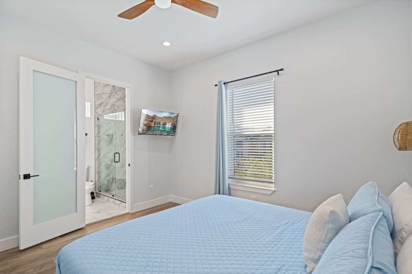 5BR Luxury Retreat with Heated Pool