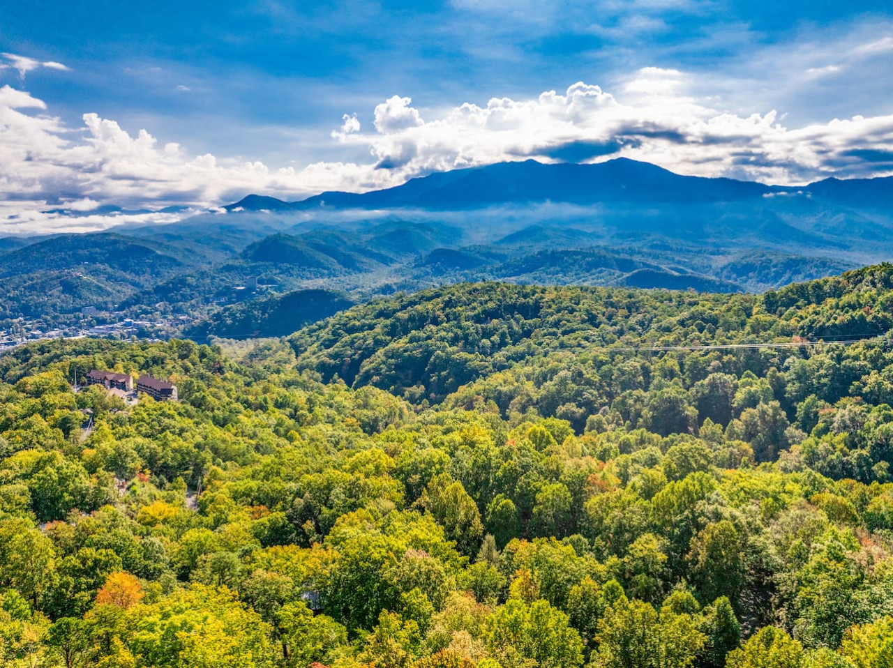 Romantic Fall Getaway | Hot Tub + Epic Views