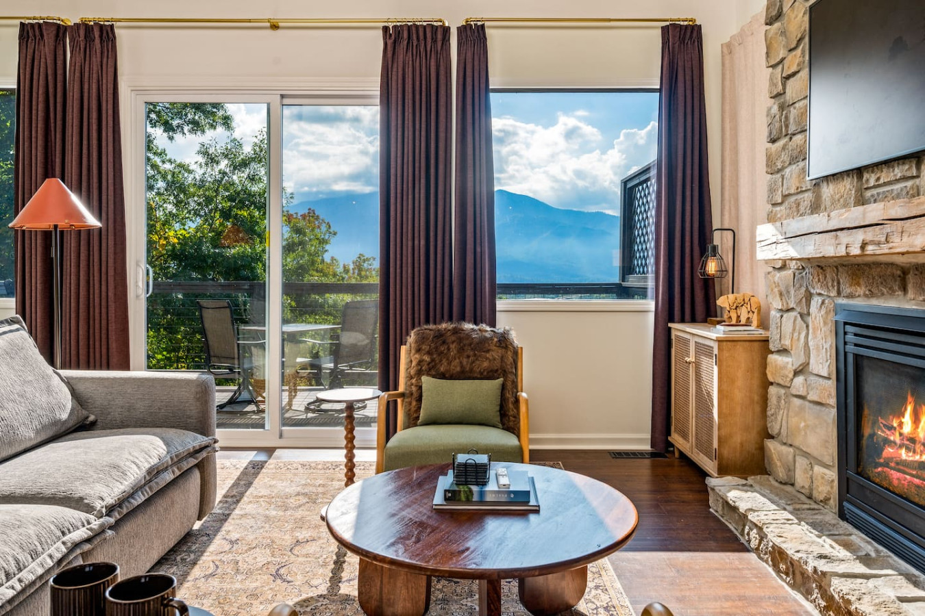 Romantic Fall Getaway | Hot Tub + Epic Views