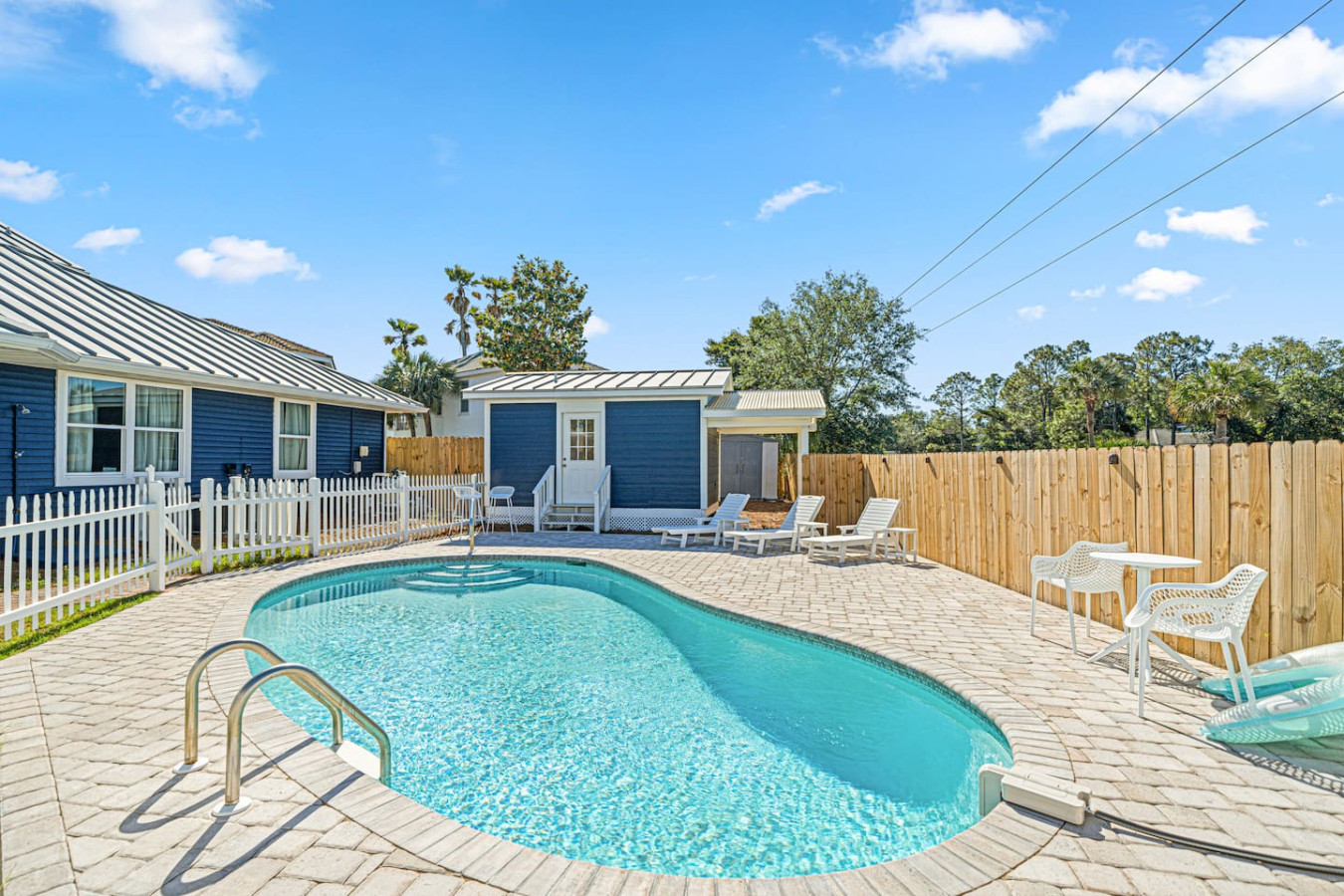 Stylish 1-Bedroom Condo Near Beach
