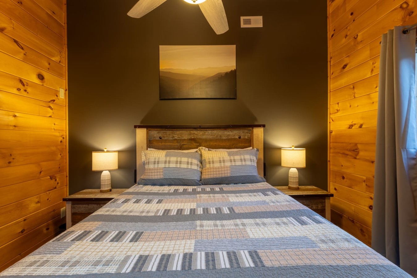 3BR Modern Farmhouse l Heated Pool, HotTub, Trails