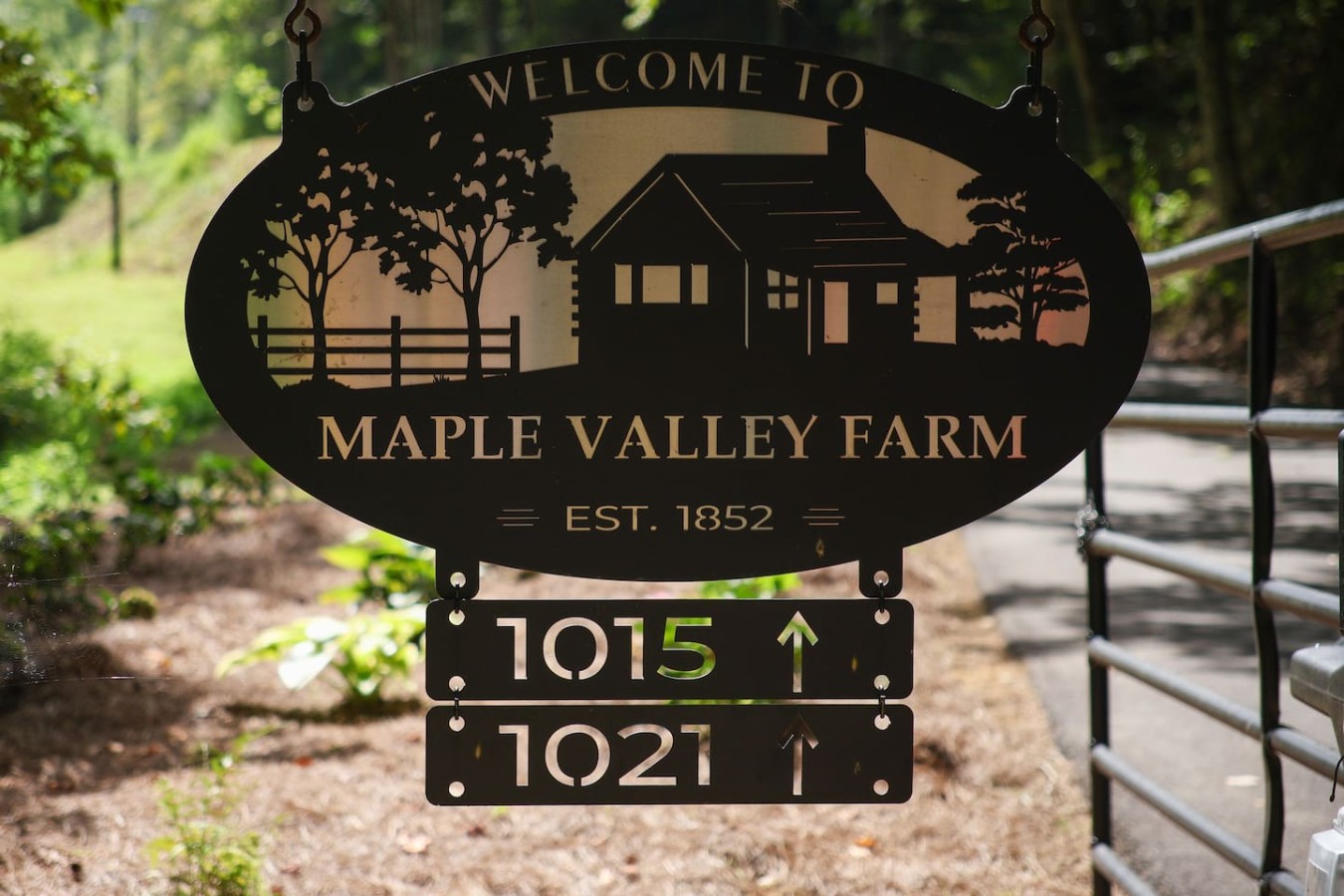 3BR Modern Farmhouse l Heated Pool, HotTub, Trails