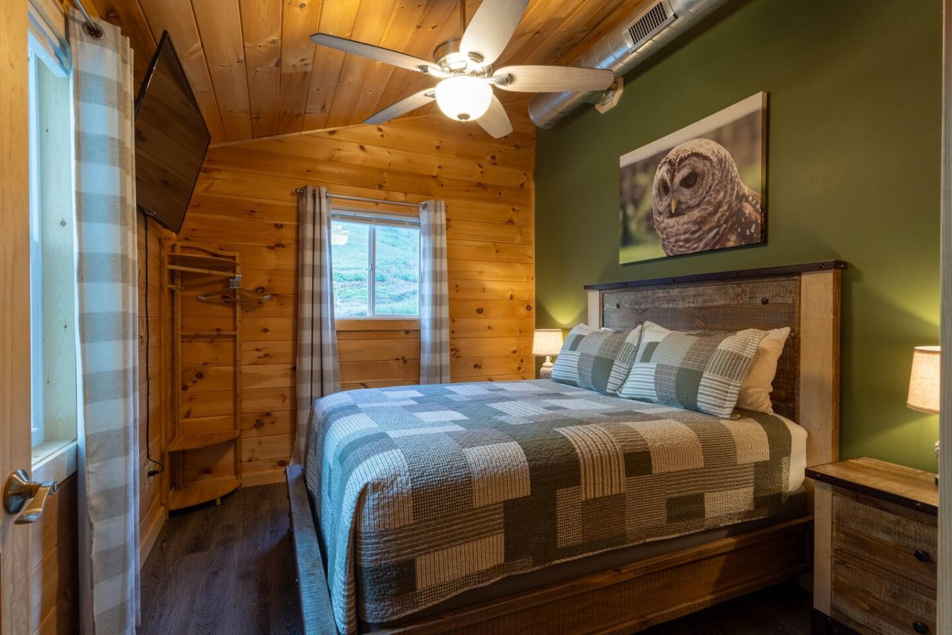 3BR Modern Farmhouse l Heated Pool, HotTub, Trails