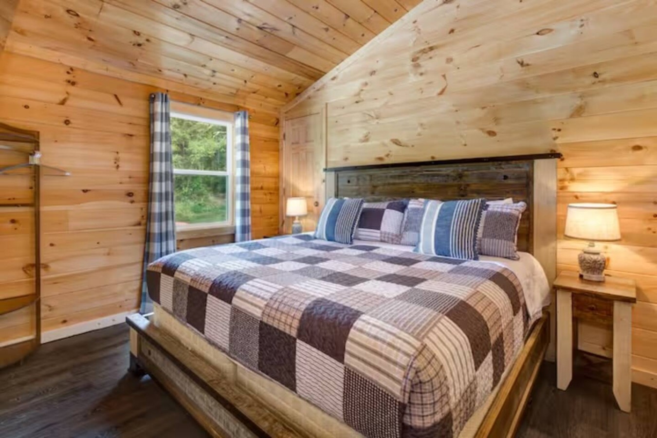 3BR Modern Farmhouse l Heated Pool, HotTub, Trails
