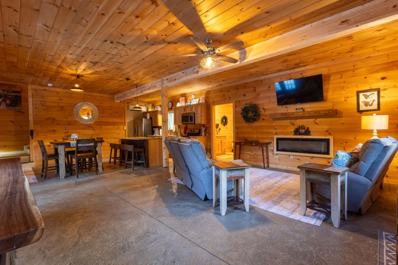 3BR Modern Farmhouse l Heated Pool, HotTub, Trails