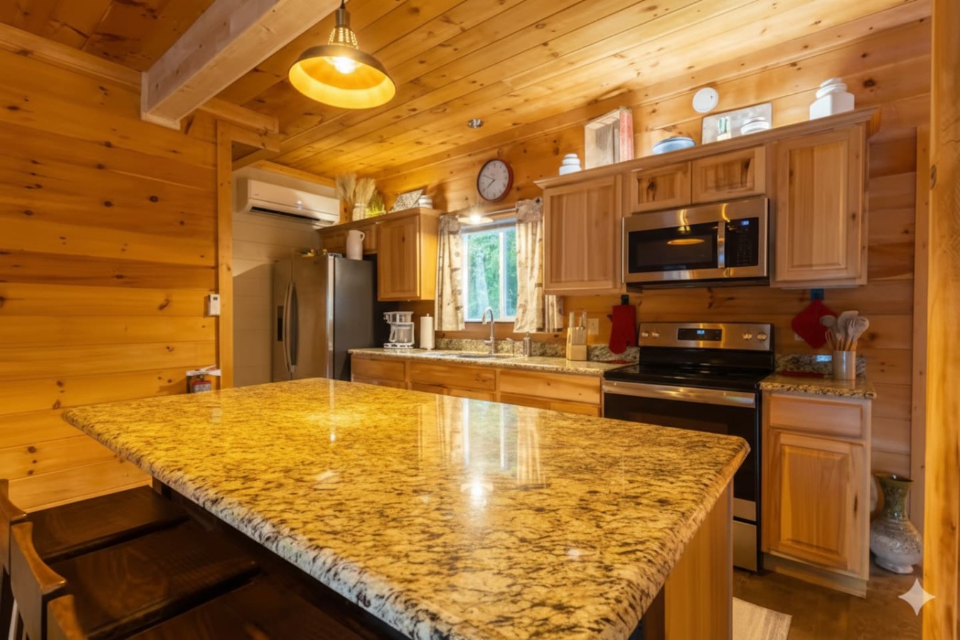 3BR Modern Farmhouse l Heated Pool, HotTub, Trails