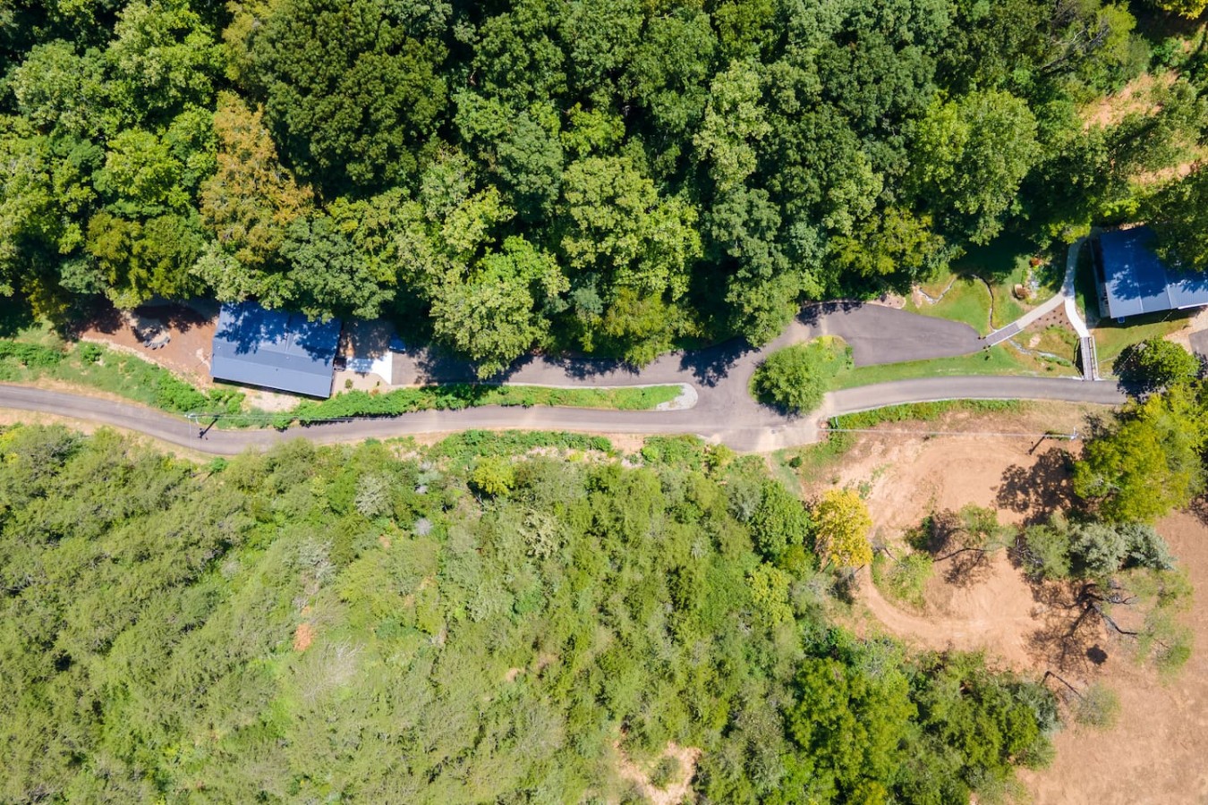 5BDR Modern Farm Compound: Pool, Hot Tubs, Trails
