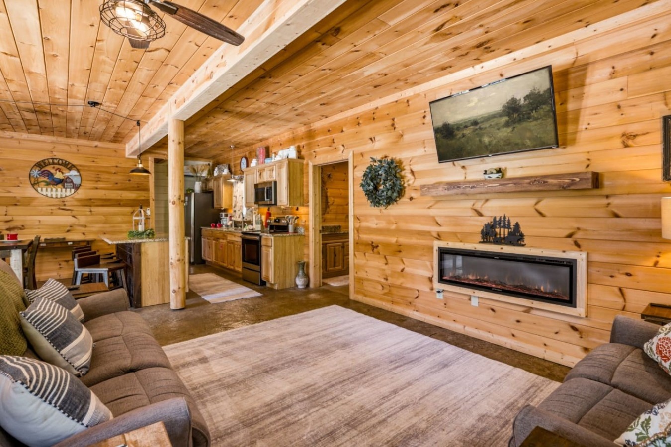 5BDR Modern Farm Compound: Pool, Hot Tubs, Trails