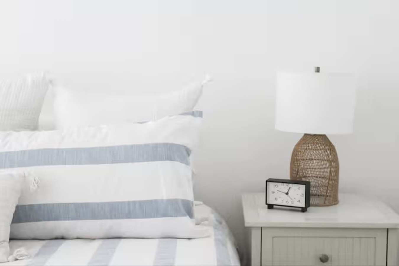 Cozy Beach Retreat l Steps from Ocean l Top Floor