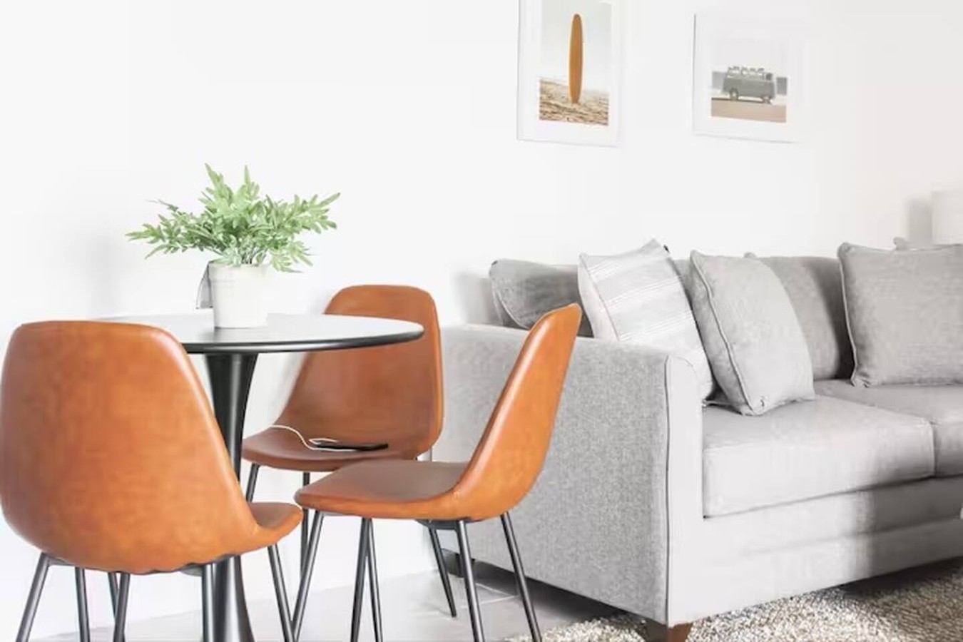 Cozy Beach Retreat l Steps from Ocean l Top Floor