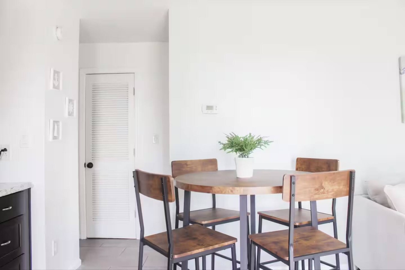 Top Floor 1BR l Steps to the Ocean