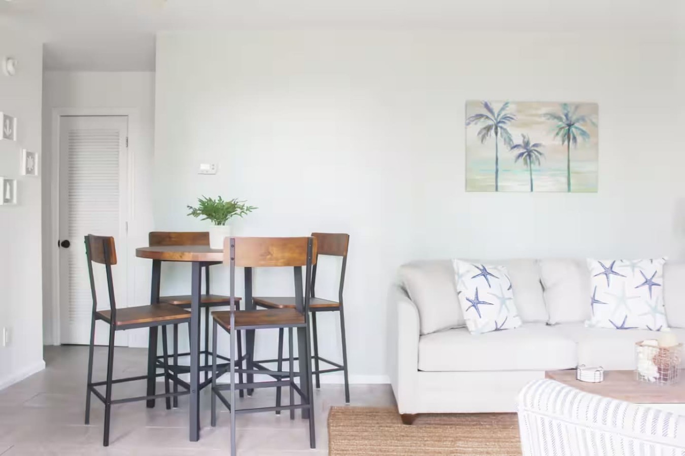 Top Floor 1BR l Steps to the Ocean