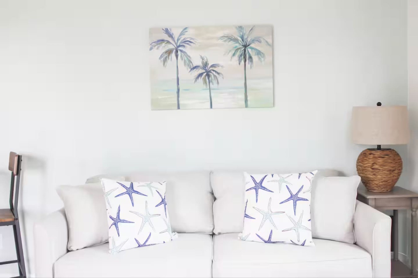 Top Floor 1BR l Steps to the Ocean