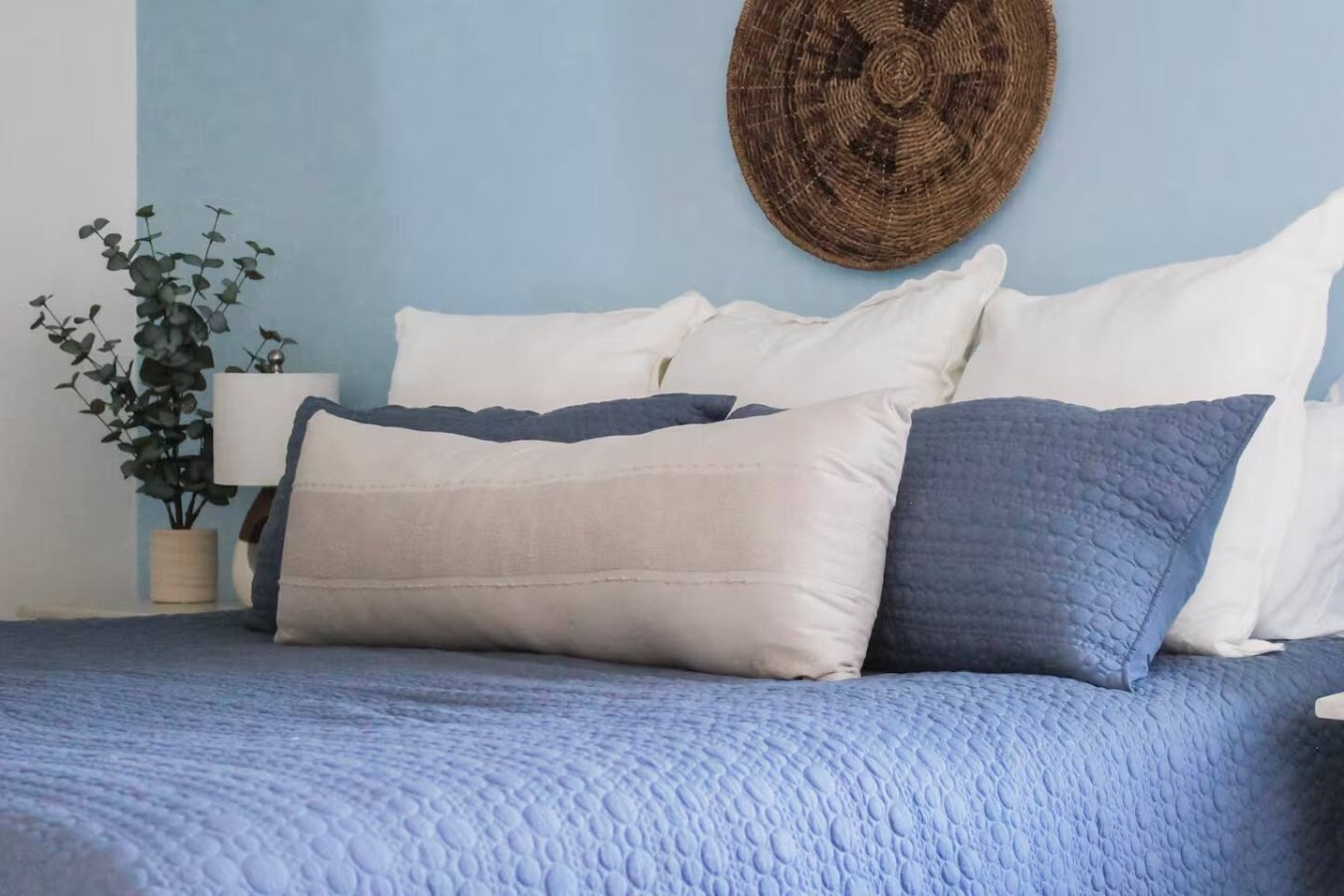 Pet friendly | 5 min walk to sand | full kitchen