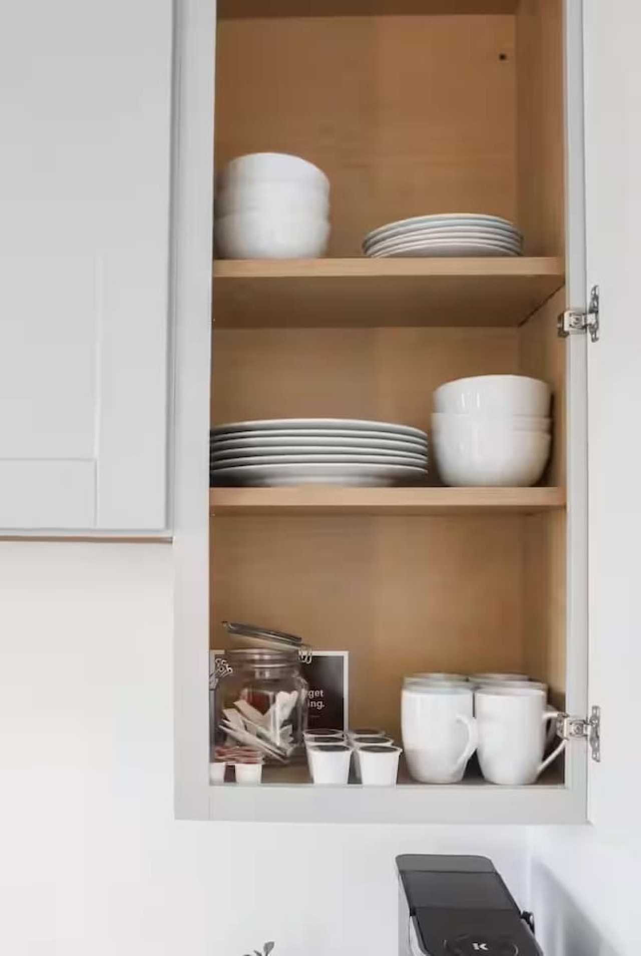 Pet friendly | 5 min walk to sand | full kitchen