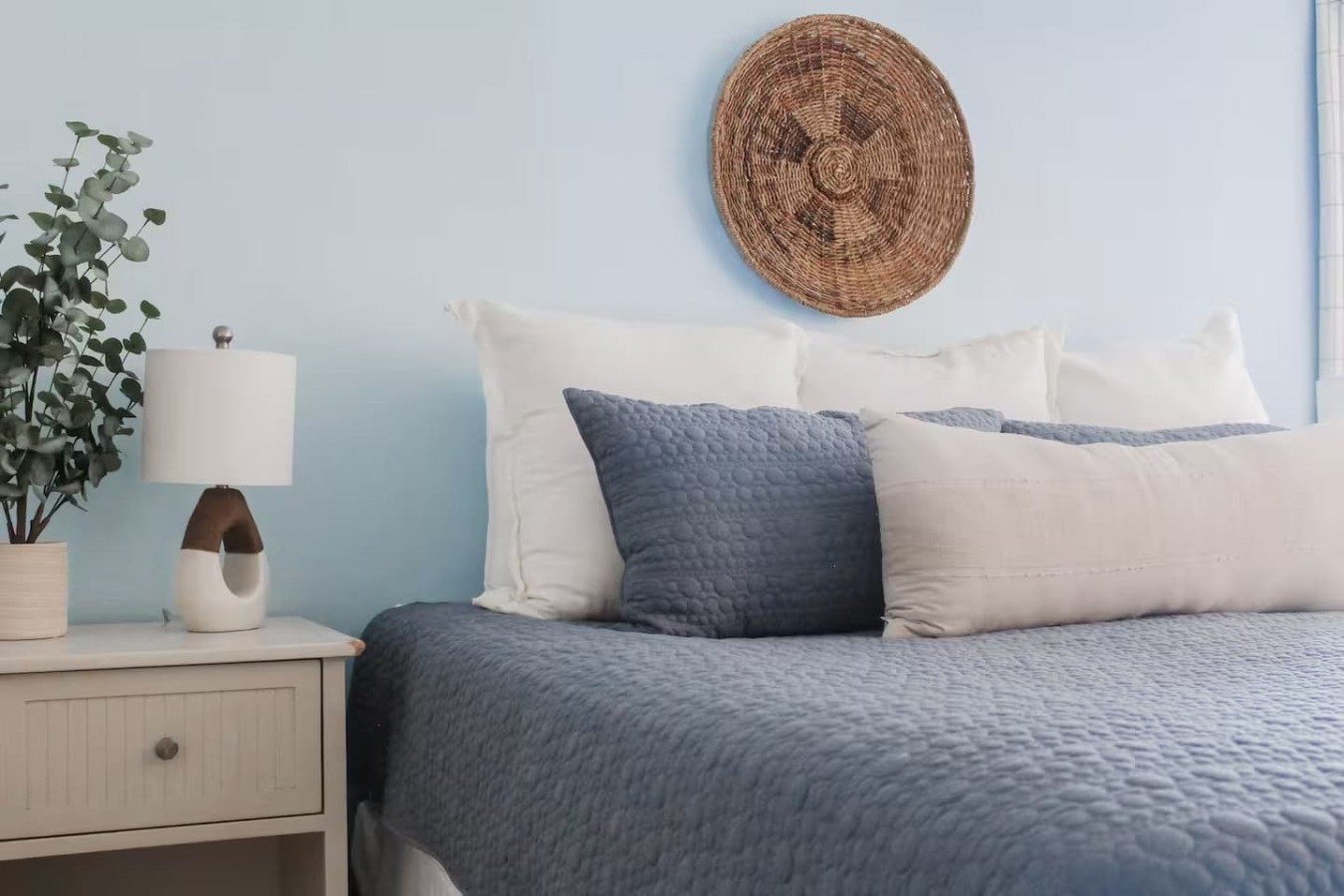 Pet friendly | 5 min walk to sand | full kitchen