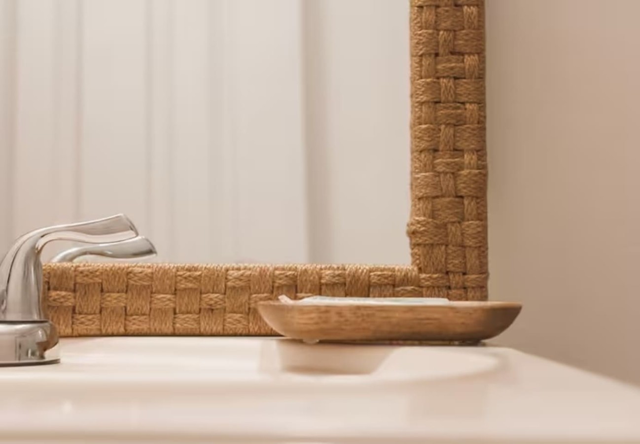 Cozy condo steps from the beach
