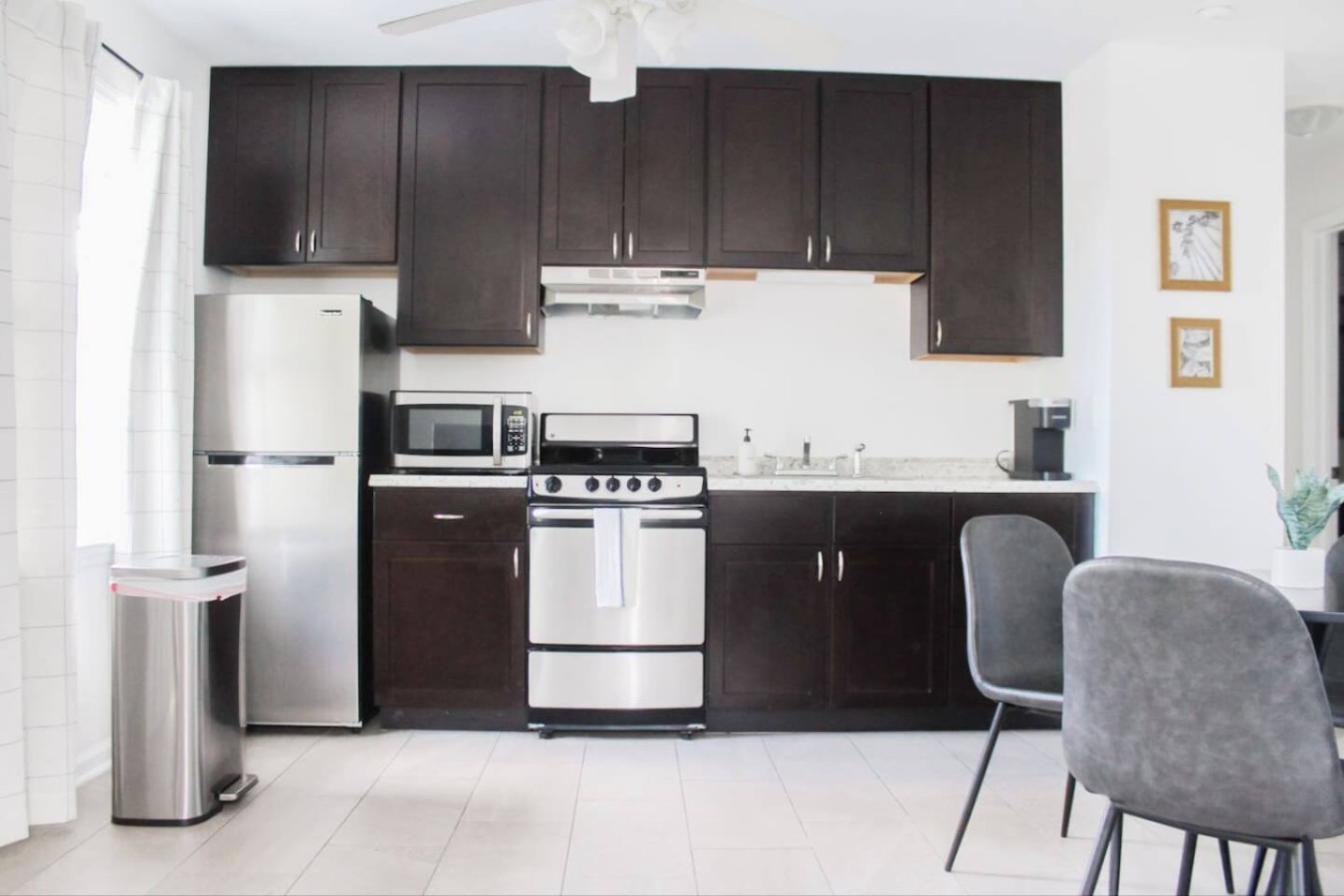 Central Condo l Close to Beach l Full Kitchen
