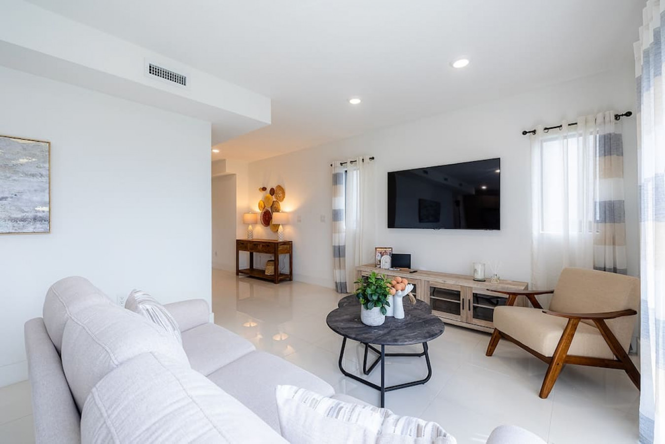 Colossal Villa With Full Kitchen And Smart Tv - Gorgeous Stylish Retreat - Bahamas