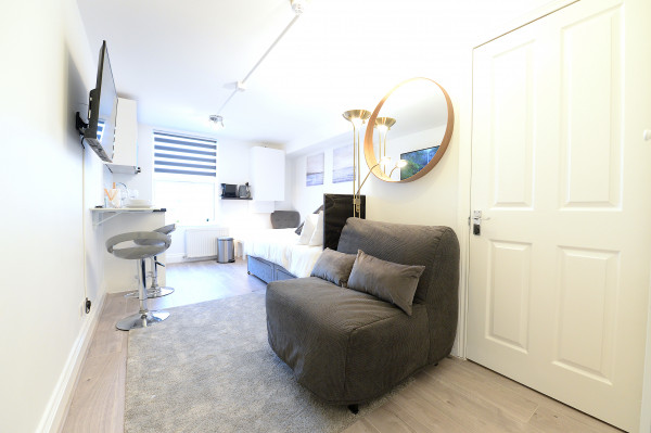LG 5-1 · Central London New Studio Luxury Close Westfield
