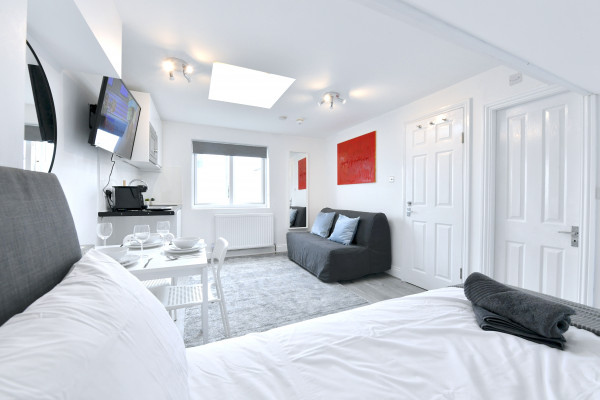 DR29 C4 & 5 · London Studios Fulham near District Line