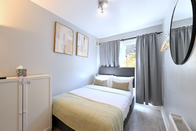 DR37 A2 · London Studios Fulham Broadway