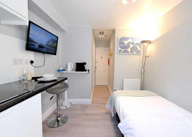 DR37 A3 · London Studios Fulham Broadway