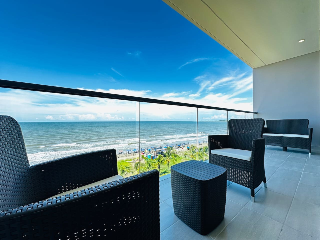 ¡Mágico Apartamento - Vista Infinita al Mar!