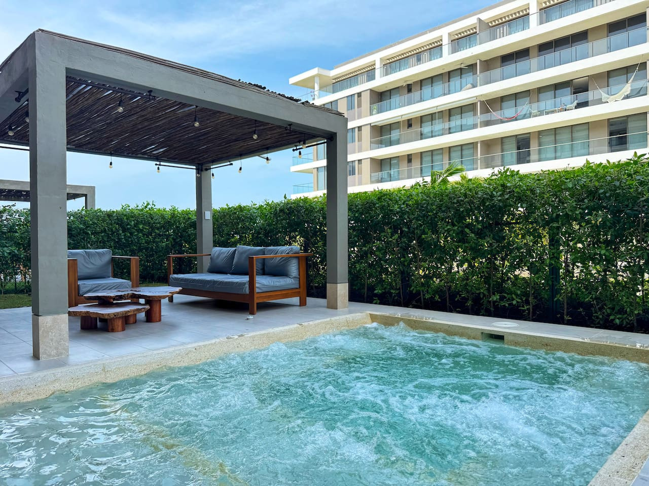 Exclusive Apartment + Private Pool + Beach!